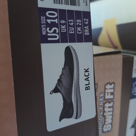 Skechers Black and Gray Sneakers with Knit Upper and Sleek Design - Picture 8 of 11